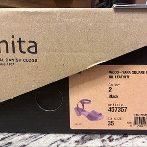 Sanita Clogs Sandals. Black leather. Size 5. Used twice. Like new condition